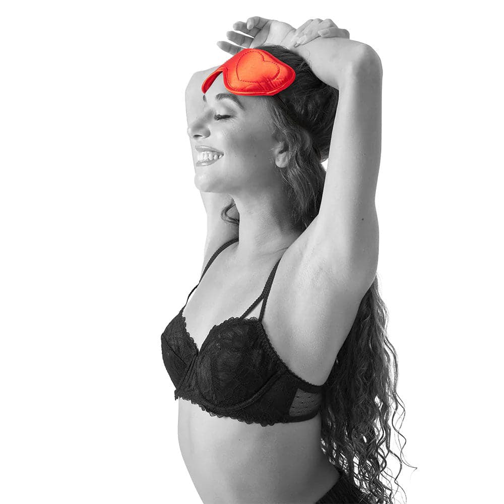 amor blindfold red